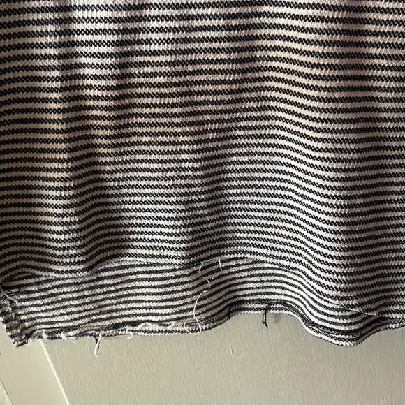 Striped short sleeve colorblock top - Picture 3 of 6